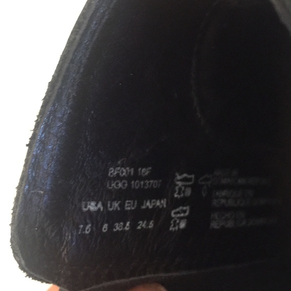 UGG Woman's Leather Ankle Boots - Picture 7 of 7